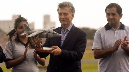 Macri encabezó en Córdoba el acto de presentación de los aviones Pampa III
