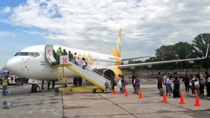 Demoras en el primer vuelo de Flybondi a Buenos Aires