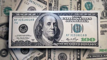 El dólar abre con leve alza