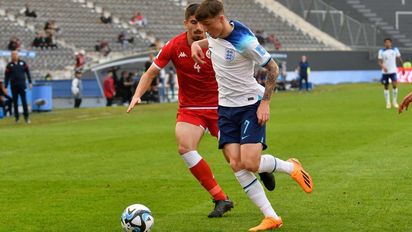 Inglaterra le ganó 1 a 0 a Túnez en la apertura del Grupo E del Mundial Sub 20