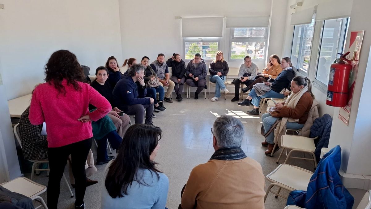 Tras la reunión, ya se reubicaron 17 de los 24 alumnos del Carson en otras escuelas