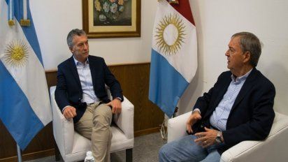 El Presidente llega a Córdoba para presentar aviones Pampa