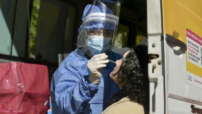 Récord: 745 muertes y 35.543 nuevos casos de coronavirus en Argentina