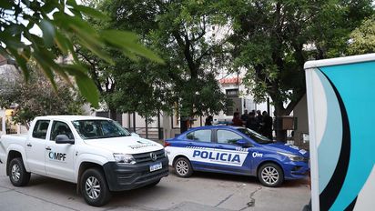 Horror en Villa María: sacó a sus hijos afuera, asesinó a su pareja y luego se quitó la vida