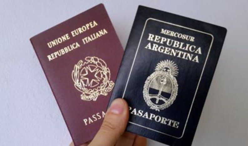 Pasaportes en la Sociedad Italiana