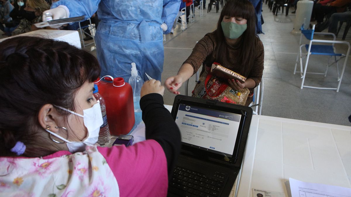 Durante esta semana pretenden vacunar a más de 1.500 personas por día.