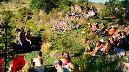 La invitación de la música junto a la magia de las sierras