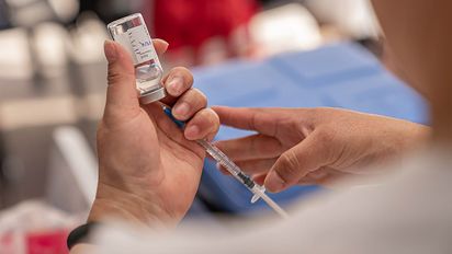 La aplicación de vacunas contra el coronavirus se triplicó en una semana