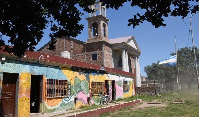 Frente al estrépito de la denuncia pública, el sacerdote optó por suspender su actividad en el colegio que funciona junto a San Pantaleón.