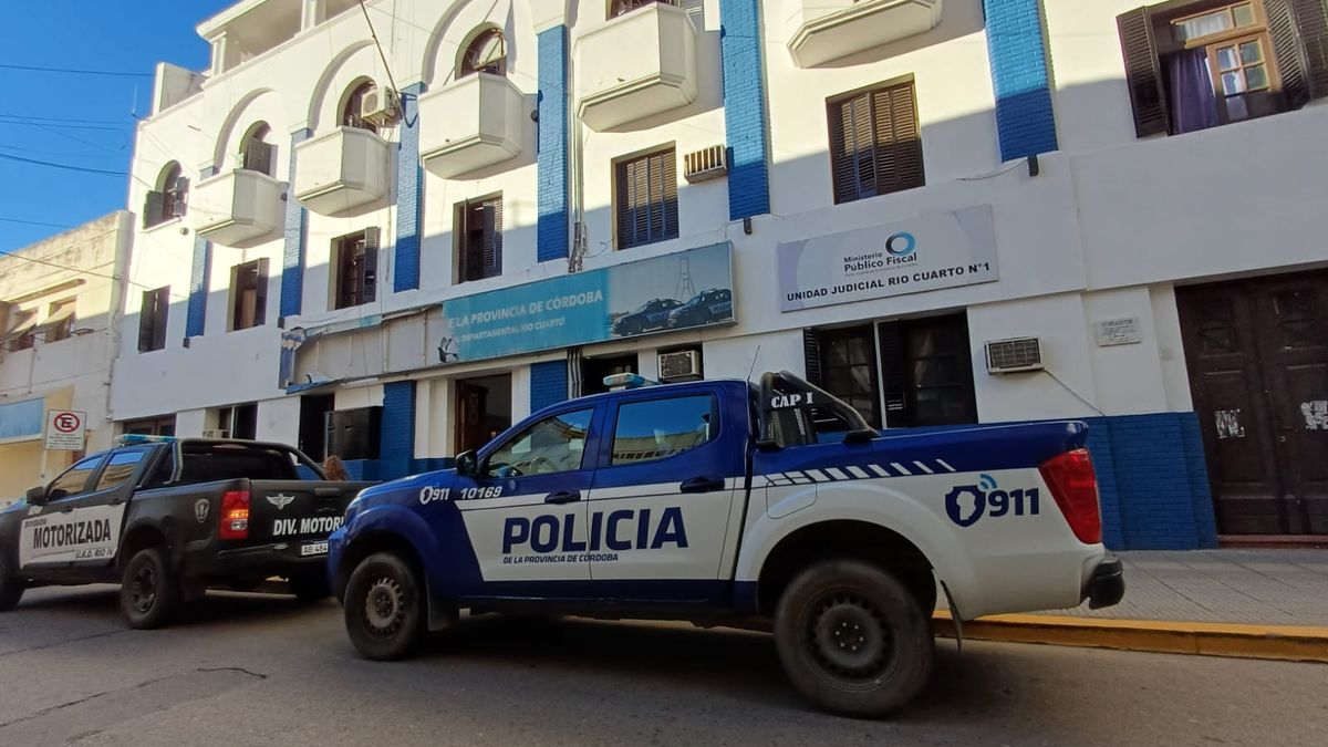 Un joven fue detenido por daños en un local comercial del centro de la ciudad