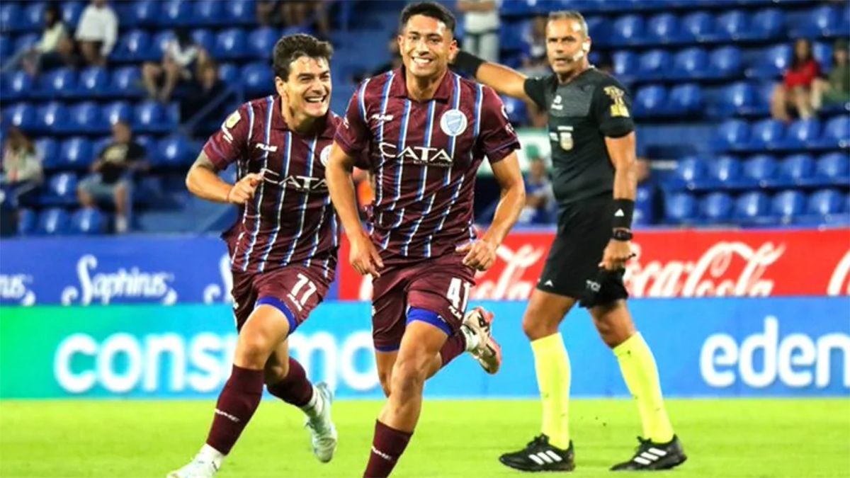 Godoy Cruz, de visitante, venció a Vélez, que acumula 5 derrotas en 6 partidos, por. 2 a 0