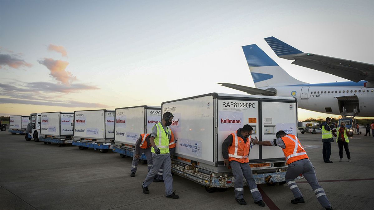 Llegan a Córdoba 32 mil vacunas Sinopharm desde la Nación