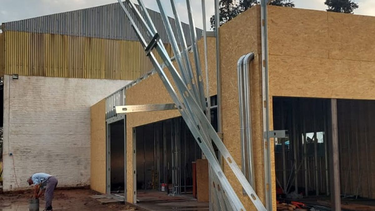 La tormenta de Santa Rosa arrasó con techos, árboles y cableado en Huinca