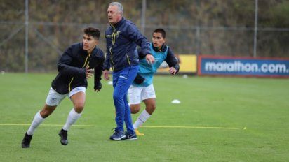 Ecuador completó la última práctica en Quito, llegó a Buenos Aires y hoy entrena en cancha de Arsenal