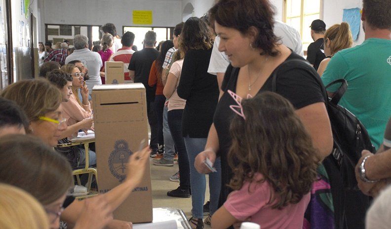 web VOTACIONCOLORGENTE13.jpg_57698320.jpg