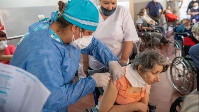 Comenzó la vacunación contra el Covid-19 en geriátricos de la ciudad