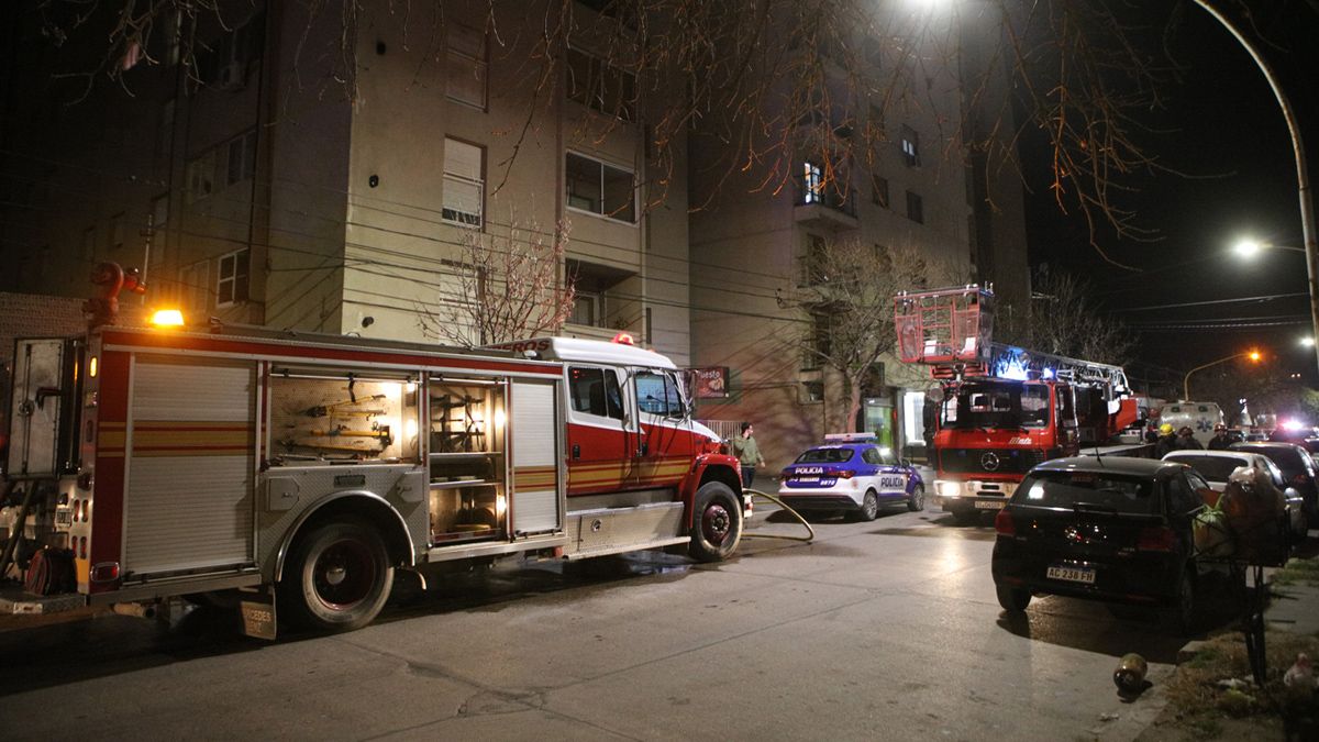 Seis dotaciones de Bomberos Voluntarios intervinieron en el siniestro.