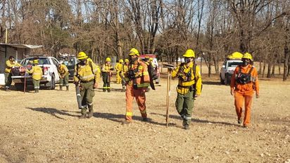 Córdoba envía un avión hidrante, un helicóptero y 63 bomberos para combatir los incendios en Chubut