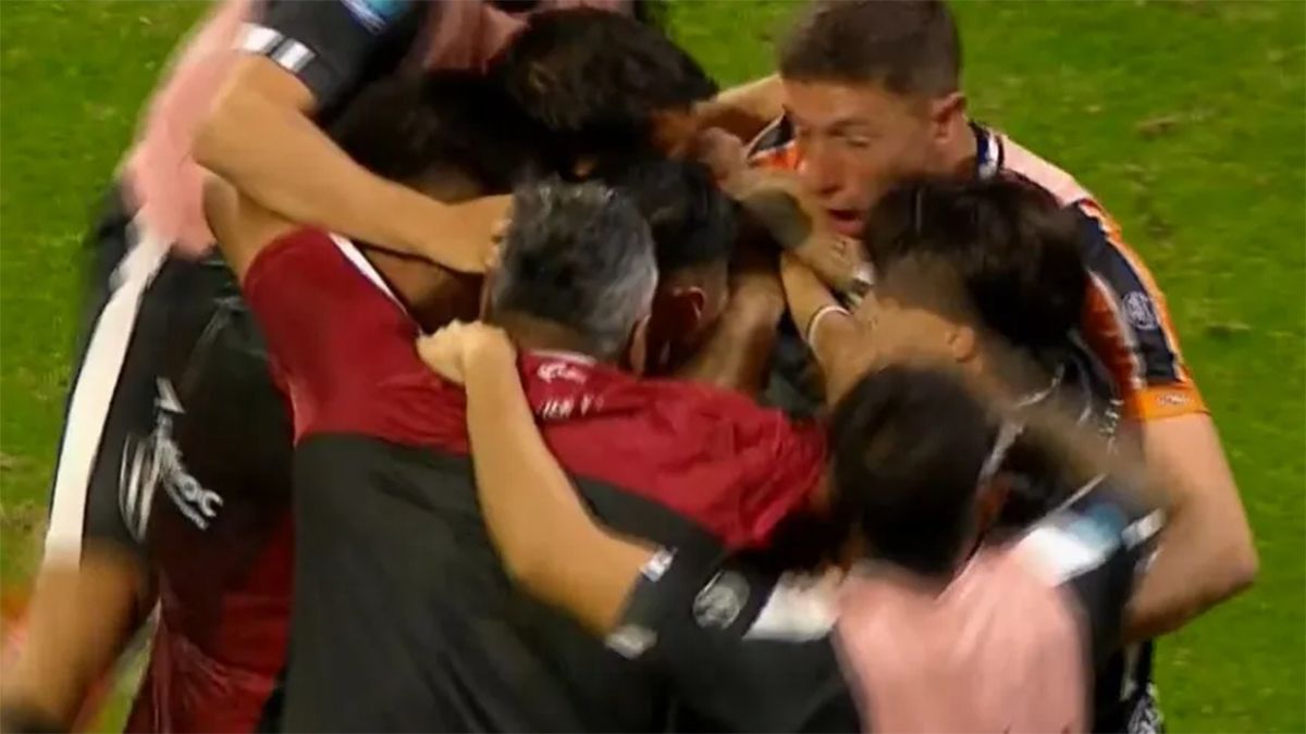 En un final para el infarto, Central Córdoba rescató un agónico empate ante Defensa y Justicia