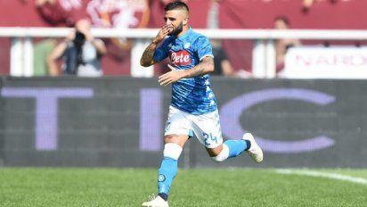 Napolí aplastó al Frosinone