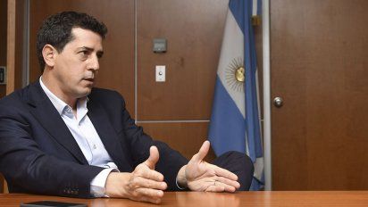 El Gobierno evalúa impulsar el pago de una suma fija de compensación para trabajadores