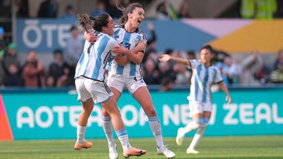 Argentina movió el banco y logró un heróico empate ante Sudáfrica
