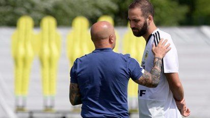 Jorge Higuaín le pegó a Sampaoli