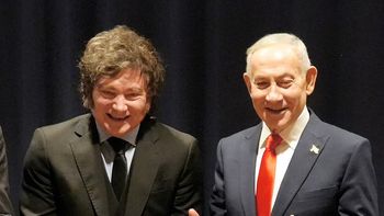 El presidente Javier Milei junto al primer ministro del Estado de Israel, Benjamin Netanyahu, en Nueva York. El presidente Javier Milei junto al primer ministro del Estado de Israel, Benjamin Netanyahu, en Nueva York.