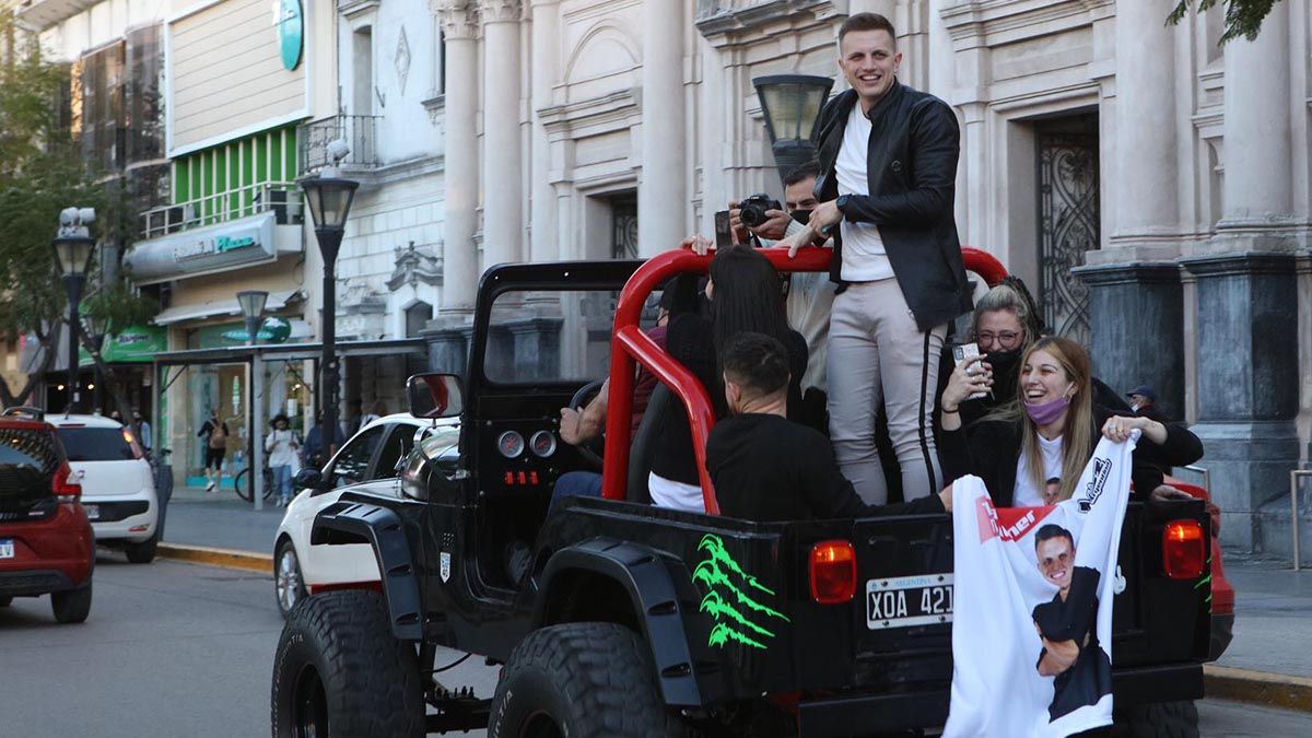 Ezequiel Pedraza fue recibido con una caravana.