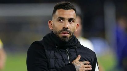 Carlos Tevez arribó al país para asumir como nuevo DT de Talleres: