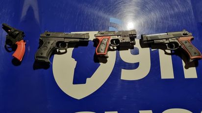 Tres menores trasladados a la Departamental por portar réplicas de armas de fuego