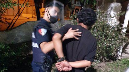 Cayó preso tras intentar robar prendas de vestir cerca de la Costanera