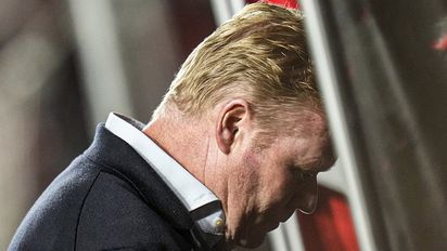 Barcelona destituyó a Ronald Koeman