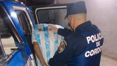 Mismo desenlace para dos jóvenes que forzaban autos para robar: detenidos