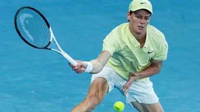 Jannik Sinner avanza tras vencer a Marcos Giron
