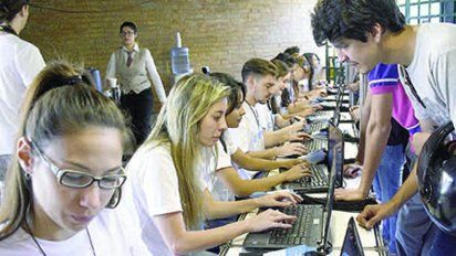 Feria de Empleo: unos 3 mil jóvenes se acercaron a su primer trabajo