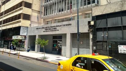 Reconocen a una mujer el derecho a rezar en el mismo espacio que ocupan los hombres en la mezquita