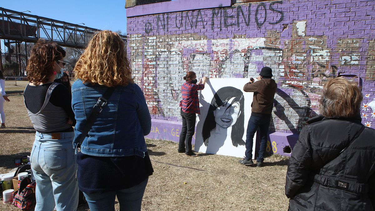 El mural realizado en la escena del crimen de Mónica Ordóñez.