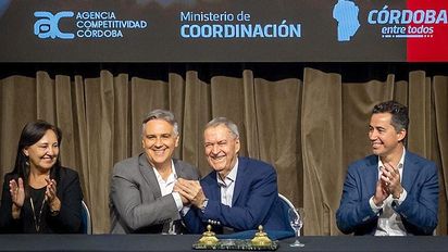 Llaryora, en la firma del convenio para impulsar el crecimiento de Córdoba