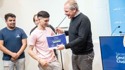 Más de 20 jóvenes se capacitaron en reparación de motocicletas