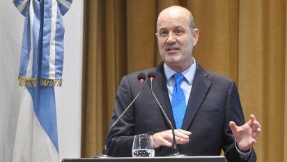 Sturzenegger dijo que el mercado pide un tipo de cambio diferente