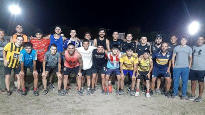 Ausonia recibe el carnaval del fútbol local y regional