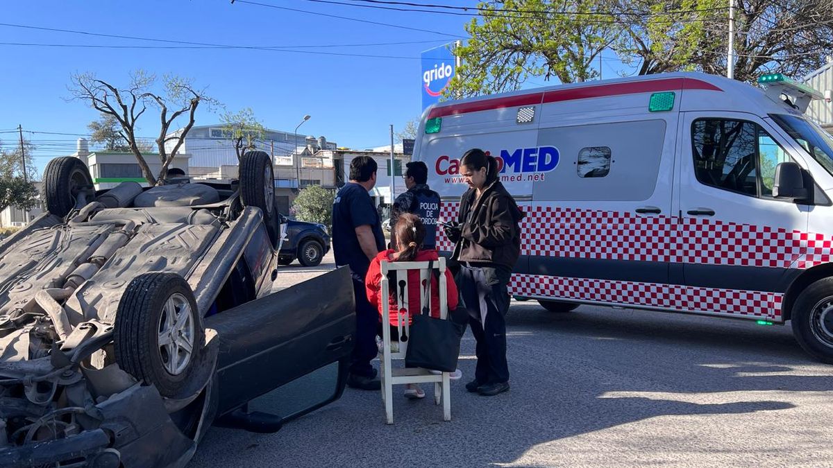 Vuelco en Banda Norte: la conductora tenía cinturón de seguridad y resultó ilesa