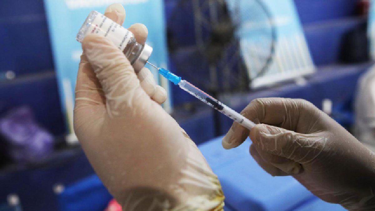 Covid-19: cierran los centros de vacunación en Córdoba; el operativo sigue en farmacias