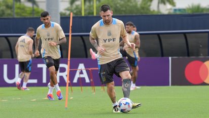 A la espera de Lionel Messi, Scaloni, tiene siete jugadores confirmados y tres dudas