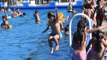Los riocuartenses eligen los piletones municipales para pasar las tardes de verano
