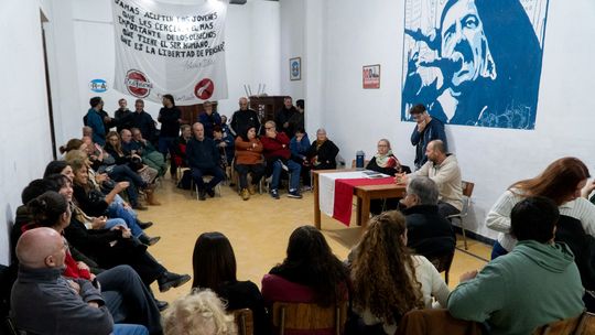 El radicalismo debate en asamblea.Foto: Andrés Oviedo