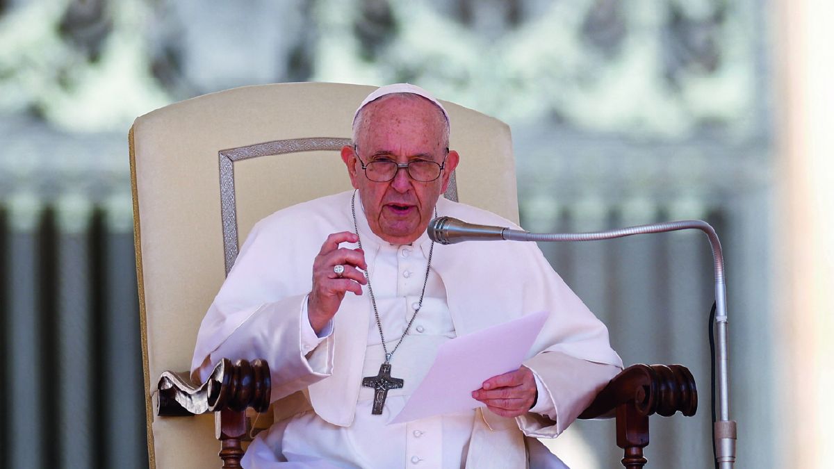 Internaron al papa Francisco por una infección respiratoria