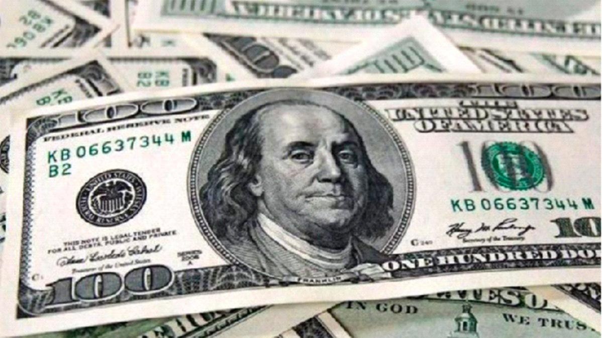 El dólar blue cerró la semana con baja de 2 pesos, a $161