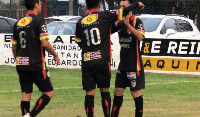 La formación inicial de Toro Club Social y Deportivo de Coronel Moldes, que le ganó a Banda Norte por tres a cero y sacó más ventaja a sus perseguidores en la tabla de posiciones.